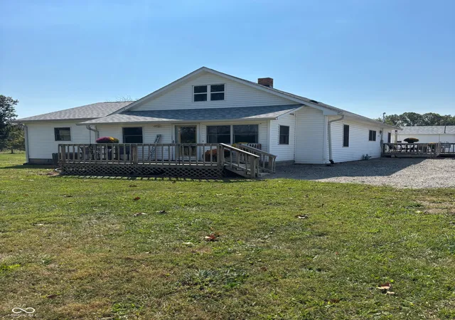 1st image of 6951 W 450 S, Columbus, IN 47201 | MLS# 22066672