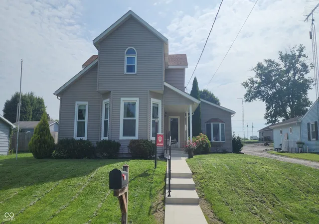 1st image of 311 Chambers St, Veedersburg, IN 47987 | MLS# 22067249