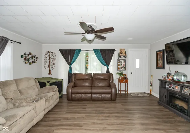 3rd image of 941 N 500 W, Columbus, IN 47201 | MLS# 22067321