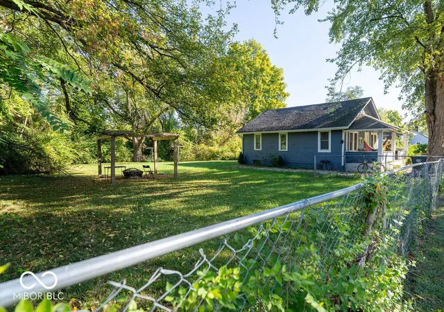 3rd image of 1612 Hst W 10Th St, Anderson, IN 46016 | MLS# 22067695