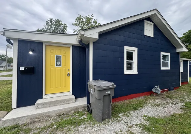 Photo 3 of Single family home for sale at 1627 N Berwick Ave, Indianapolis, IN 46222 | MLS# 22068427 | Listing updated on 2026-10-07