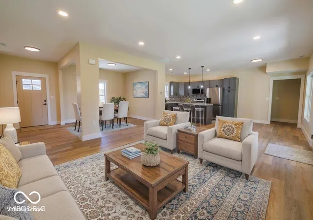 Photo 2 of Single family home for sale at 534 E Dogwood Ct, Spencer, IN 47460 | MLS# 22069165 | Listing updated on 2026-10-27