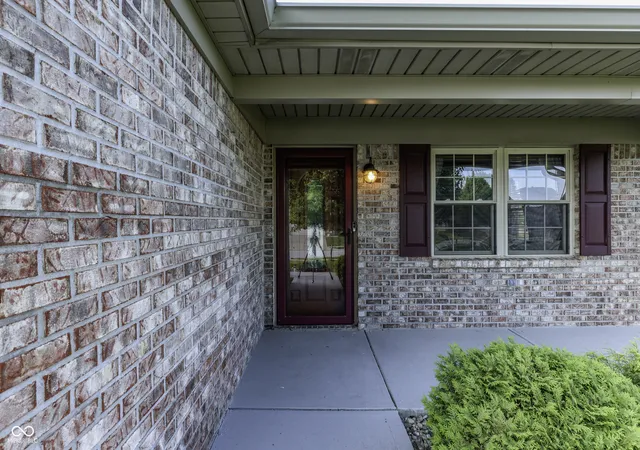Homes for sale in Greenwood, IN | 2913 S Wind Chime Cir, Greenwood, IN 46143 | MLS# 22070305