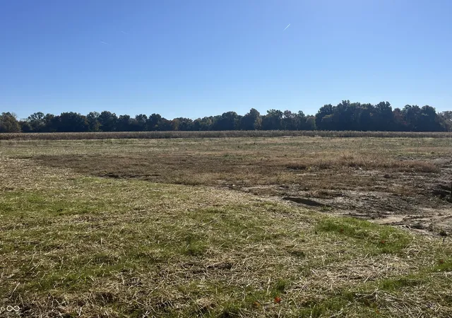 Photo 2 of Sale Pending at 716 White Oak Rd, Spencer, IN 47460 | MLS# 22070431 | Listing updated on 2026-08-25