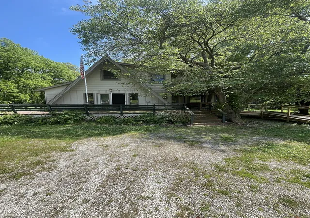 Homes for sale in Nashville, IN | 4007 E State Road 46, Nashville, IN 47448 | MLS# 22071495