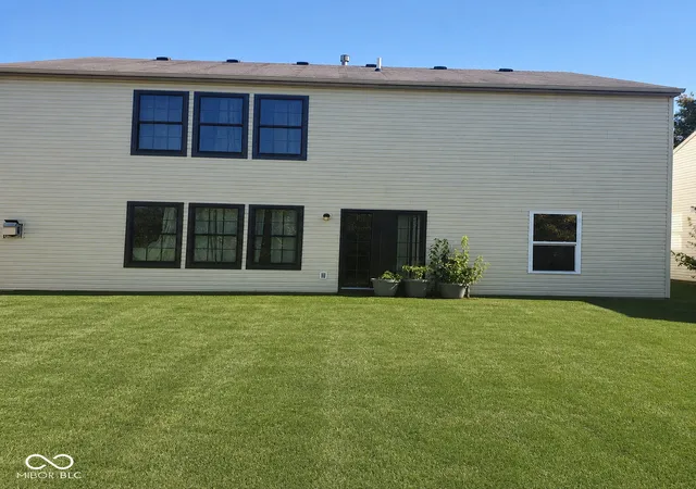 Photo 3 of Single family home for sale at 1324 Castleford Ln, Indianapolis, IN 46234 | MLS# 22072340 | Listing updated on 2026-09-23