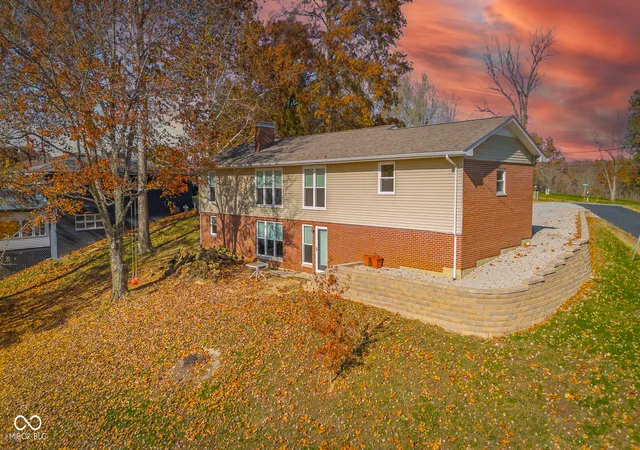 Homes for sale in Columbus, IN | 8421 W Old Nashville Rd, Columbus, IN 47201 | MLS# 22072658