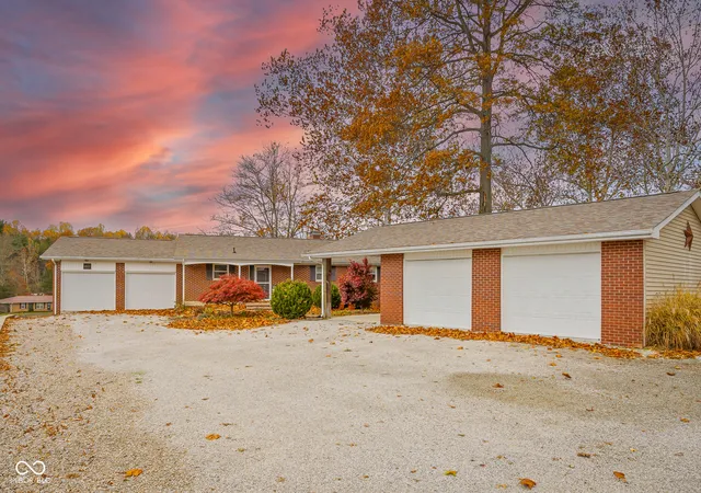 Homes for sale in Columbus, IN | 8421 W Old Nashville Rd, Columbus, IN 47201 | MLS# 22072658