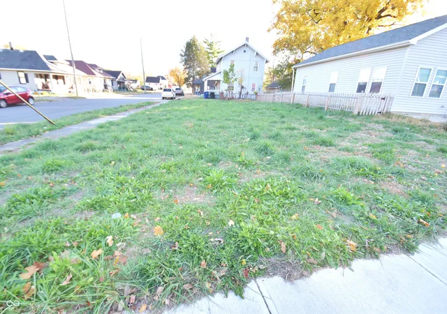 2nd image of 1209 Locust St, Anderson, IN 46016 | MLS# 22073446