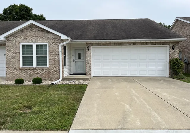 Homes for sale in Greensburg, IN | 1061 E Crown Pointe Blvd, Greensburg, IN 47240 | MLS# 22073565