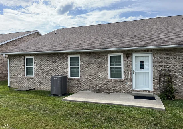 Homes for sale in Greensburg, IN | 1061 E Crown Pointe Blvd, Greensburg, IN 47240 | MLS# 22073565