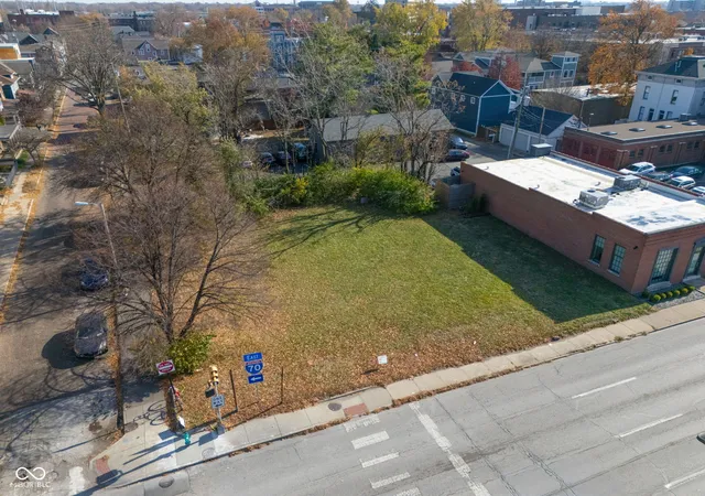 2nd image of 985 N Delaware St, Indianapolis, IN 46202 | MLS# 22073736