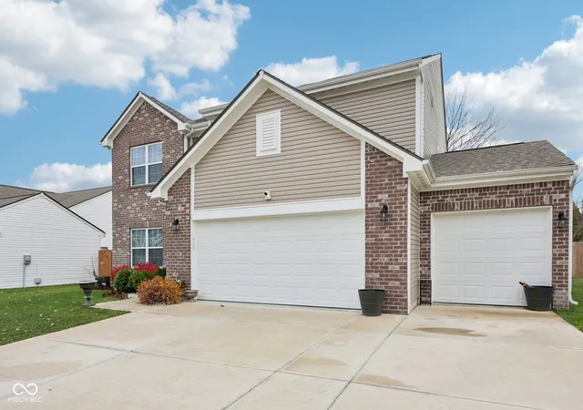 Homes for sale in Indianapolis, IN | 10101 Caprock Canyon Dr, Indianapolis, IN 46229 | MLS# 22073826