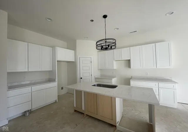 Photo 3 of Single family home for sale at 2534 Chrystal Woods Dr, Kokomo, IN 46901 | MLS# 22074206 | Listing updated on 2026-07-01