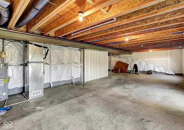 32nd image of 4946 Harris Pl N, Greenwood, IN 46142 | MLS# 22074536
