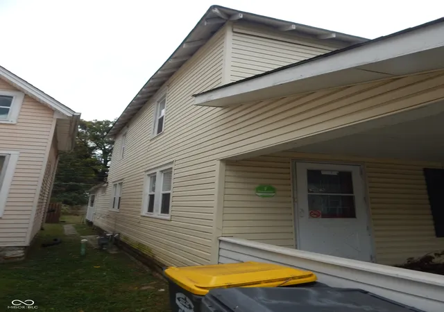 Photo 2 of Single family home for sale at 727 W 9th Street, Anderson, IN 46016 | MLS# 22074791 | Listing updated on 2026-10-06