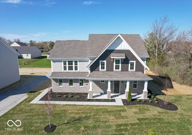 3rd image of 934 Apryl Dr, Greenwood, IN 46143 | MLS# 22075325