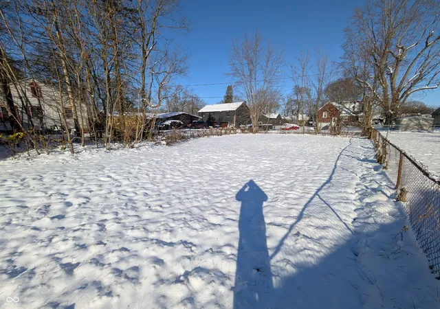 Photo 3 of Single family home for sale at 1736 W 12th Street, Anderson, IN 46016 | MLS# 22075422 | Listing updated on 2026-09-03