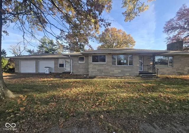 2nd image of 700 E Mary Ln, Terre Haute, IN 47802 | MLS# 22075689
