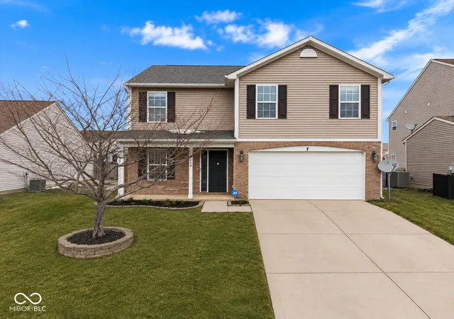 Photo 1 of Single family home for sale at 10528 Hunters Xing Blvd, Indianapolis, IN 46239 | MLS# 22075703 | Listing updated on 2026-10-29