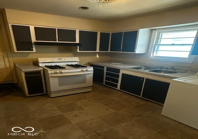 4th image of 2839 Eastern Ave, Indianapolis, IN 46218 | MLS# 22075861