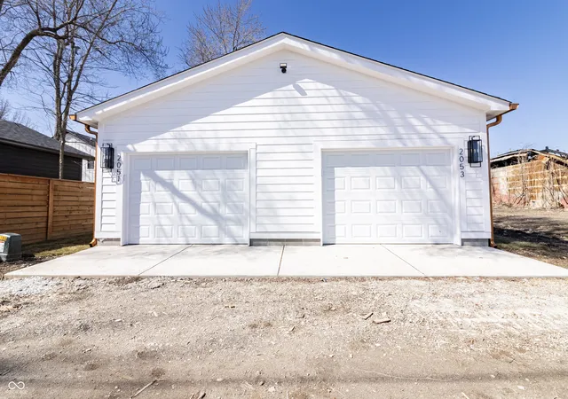 43rd image of 2053 Columbia Ave, Indianapolis, IN 46202 | MLS# 22075930