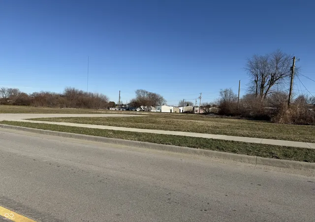 Photo 1 of Land for sale at 555 Commercial Blvd, Martinsville, IN 46151 | MLS# 22076246 | Listing updated on 2026-06-05