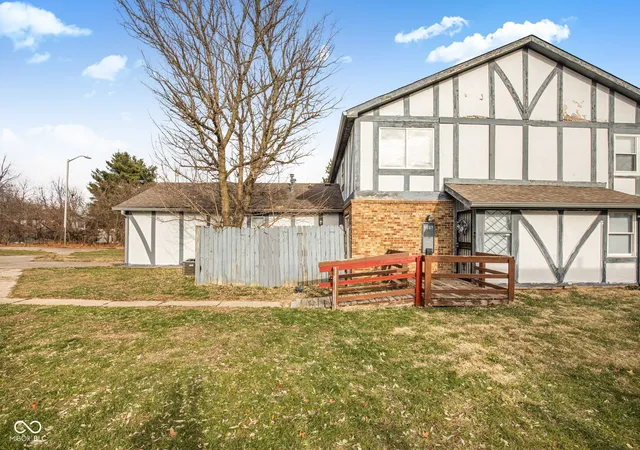 4th image of 9887 Royce Dr, Indianapolis, IN 46235 | MLS# 22076441