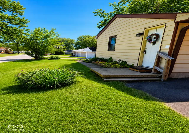 Homes for sale in Bloomington, IN | 603 W Green Rd, Bloomington, IN 47403 | MLS# 22076524