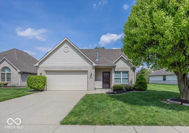 Homes for sale in Greenfield, IN | 1594 Stonewall Dr, Greenfield, IN 46140 | MLS# 22076995