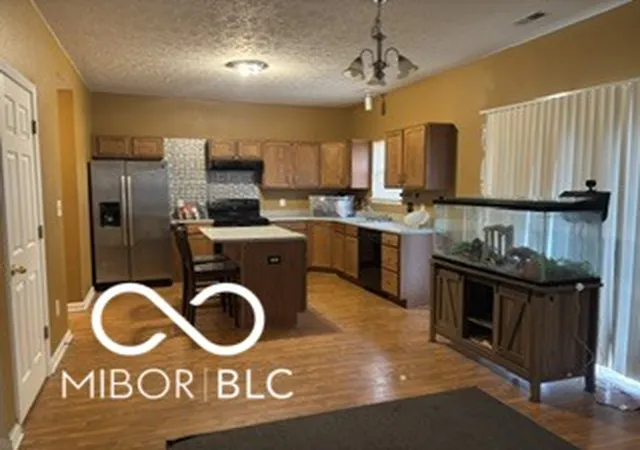 3rd image of 1852 Brook Crossing Ct, Indianapolis, IN 46229 | MLS# 22077339