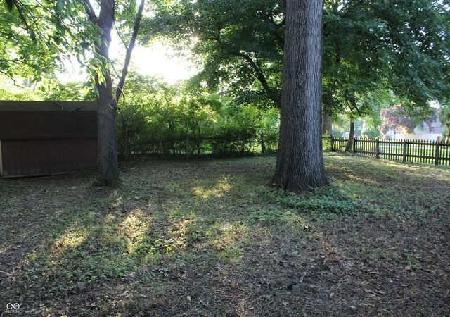 42nd image of 907 Fairway Dr, Indianapolis, IN 46260 | MLS# 22077440