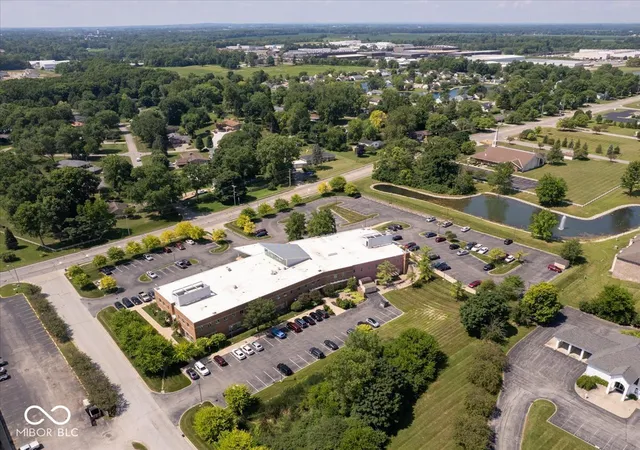 4th image of 22 Rampart West Rd, Shelbyville, IN 46176 | MLS# 22077519