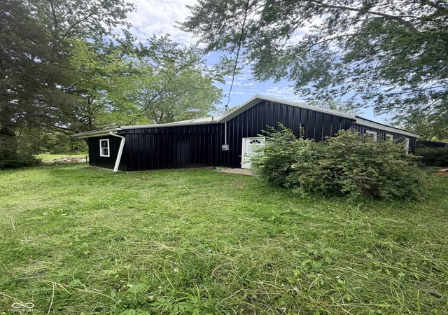 Homes for sale in Greensburg, IN | 2562 S County Road 60 Sw, Greensburg, IN 47240 | MLS# 22077674