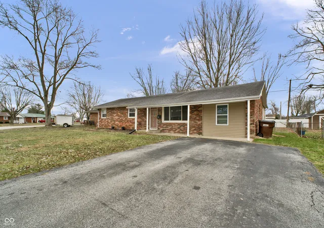 Homes for sale in North Vernon, IN | 213 Shull Dr, North Vernon, IN 47265 | MLS# 22078222
