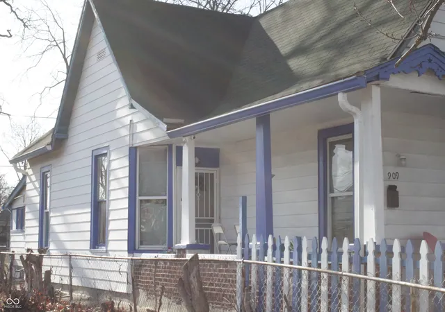 2nd image of 909 W 29th St, Indianapolis, IN 46208 | MLS# 22078394