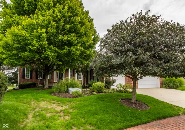 Photo 3 of Single family home for sale at 8039 Heyward Dr, Indianapolis, IN 46250 | MLS# 22078432 | Listing updated on 2026-09-26
