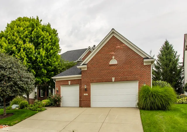Photo 4 of Single family home for sale at 8039 Heyward Dr, Indianapolis, IN 46250 | MLS# 22078432 | Listing updated on 2026-09-26