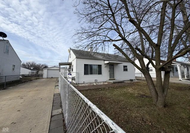 Homes for sale in Indianapolis, IN | 2240 Saint Paul St, Indianapolis, IN 46203 | MLS# 22078671