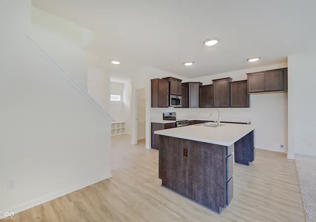 Photo 4 of Single family home for sale at 1278 Hanging Rock Dr, Mooresville, IN 46158 | MLS# 22078717 | Listing updated on 2026-09-30