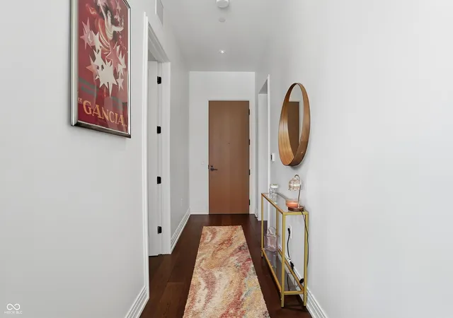 3rd image of 877 N East St #UNIT 203, Indianapolis, IN 46202 | MLS# 22078936