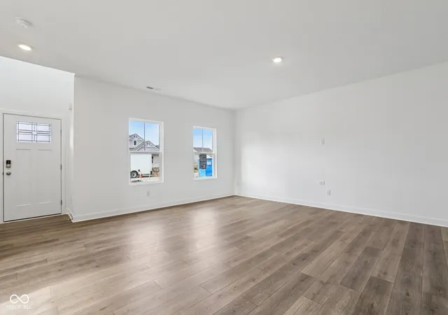 Photo 3 of Sale Pending at 199 Springfield Xing, Greenfield, IN 46140 | MLS# 22079164 | Listing updated on 2026-06-29