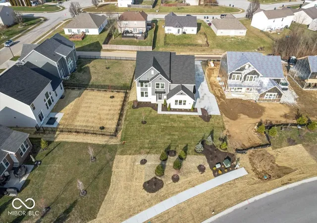 5th image of 952 Apryl Dr, Greenwood, IN 46143 | MLS# 22079178