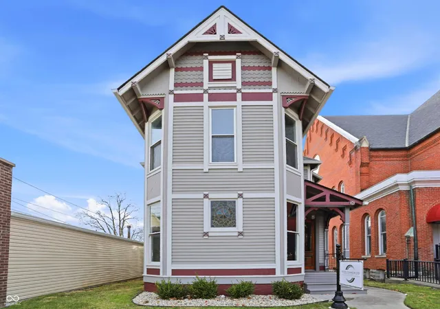 2nd image of 227 E Jefferson St, Franklin, IN 46131 | MLS# 22079341