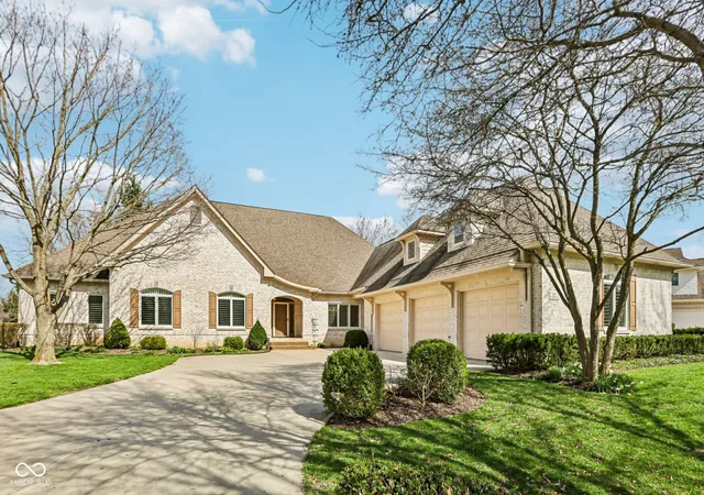 Homes for sale in Greenwood, IN | 2047 Caledonian Ct, Greenwood, IN 46143 | MLS# 22079380
