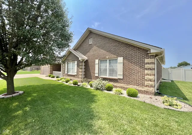 Photo 4 of Sale Pending at 1992 Austin James Ln, Seymour, IN 47274 | MLS# 22079531 | Listing updated on 2026-09-03