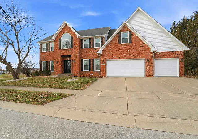 3rd image of 2415 Derby Dr, Shelbyville, IN 46176 | MLS# 22079589