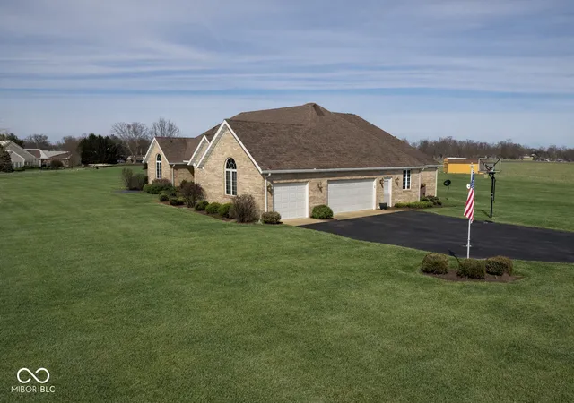 Photo 3 of Sale Pending at 872 S Colorado St, Rushville, IN 46173 | MLS# 22079874 | Listing updated on 2026-07-27