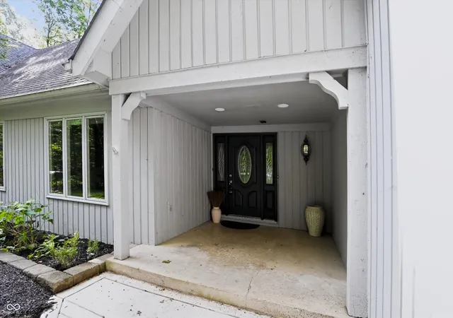 3rd image of 118 White Horse Ln, Fishers, IN 46038 | MLS# 22080233