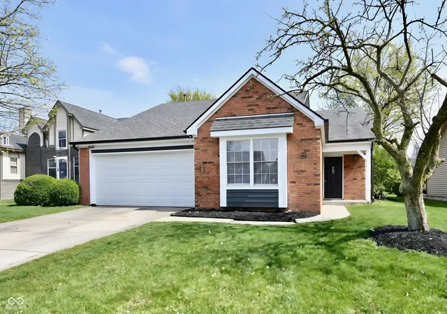 2nd image of 8547 Rock Hollow Cir, Indianapolis, IN 46256 | MLS# 22080354